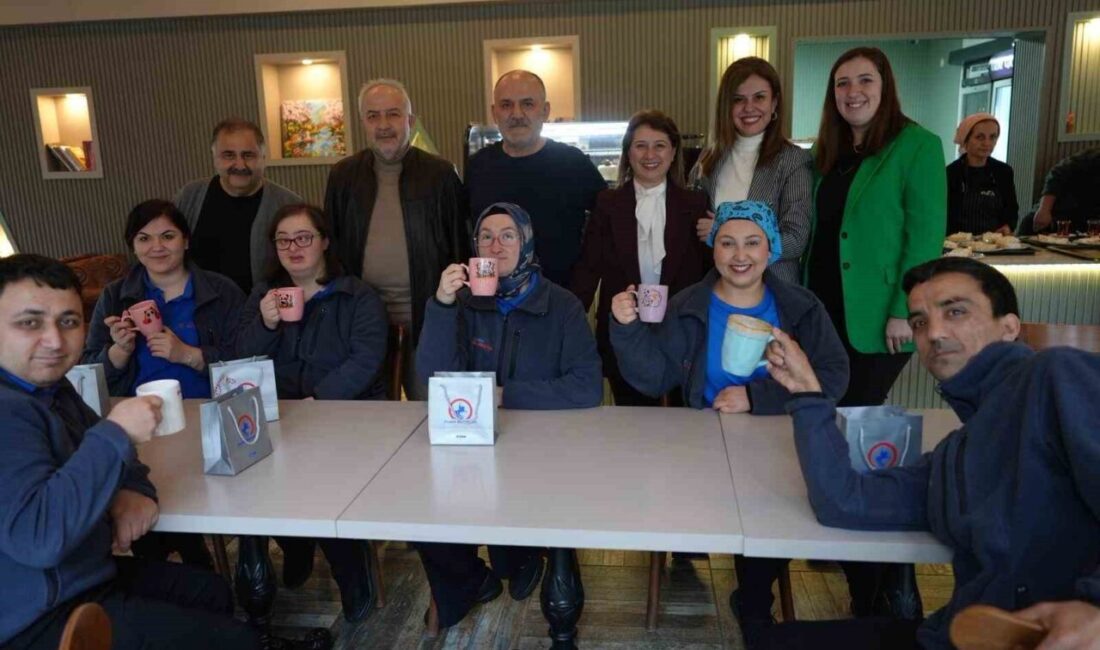 DÜZCE(İHA) – Sevilen oyuncu ve tiyatrocu Nurullah Çelebi, Düzce Belediyesi