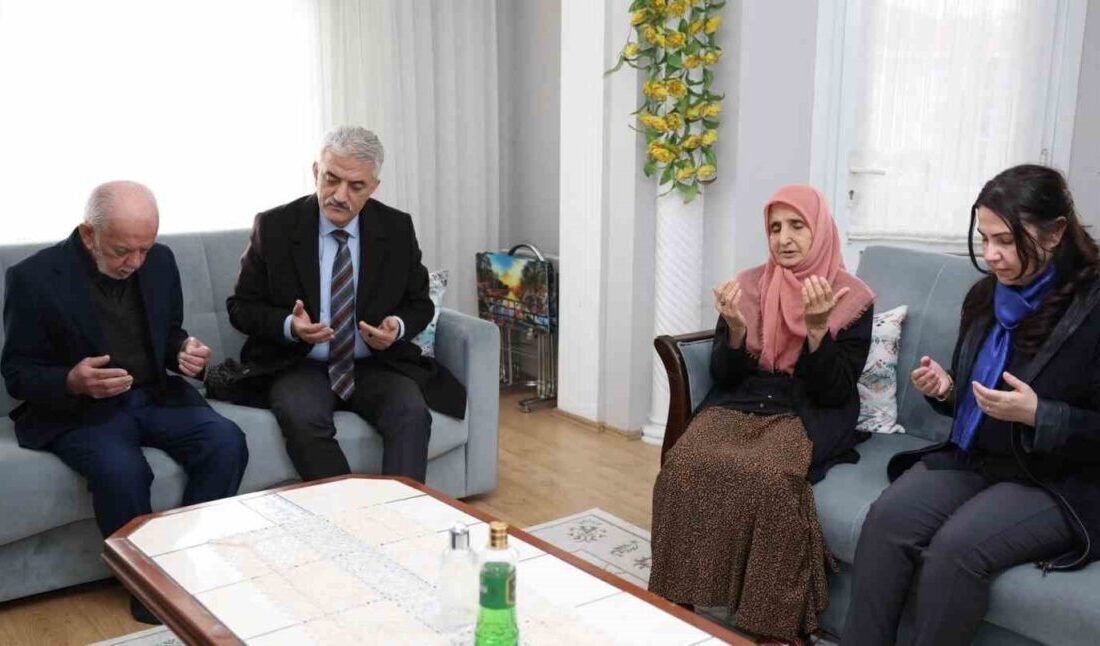 DÜZCE (İHA) – Düzce Valisi Mehmet Makas, Şehit Ramazan Gel’in