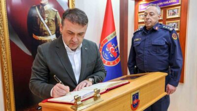 Bilecik Valisi Faik Oktay Sözer, Bilecik İl Jandarma Komutanlığı’nda bilgi