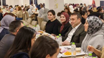 Bilecik Valisi Faik Oktay Sözer, öğrencilerle bir araya gelerek hedeflerini