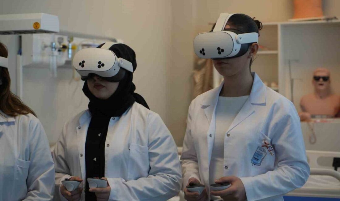 Kocaeli Sağlık ve Teknoloji Üniversitesinde sağlık bilimleri öğrencileri; damar yolu