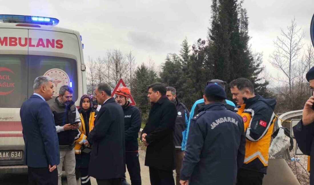 Yalova’da servis midibüsünün devrilmesi sonucu meydana gelen kazada 1 kişi