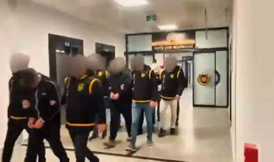 Yalova’da telefonda kendilerini polis ve savcı olarak tanıtarak bir vatandaşı