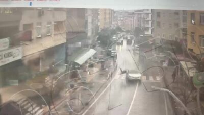 Kocaeli’nin Çayırova ilçesinde yaya geçidinde otomobilin çarpması sonucu ağır yaralanan