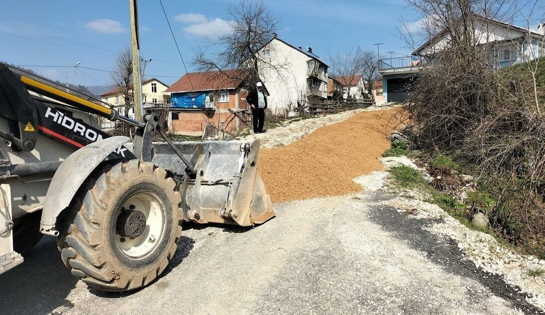 DÜZCE(İHA) – Düzce’nin Yığılca ilçesinde Özel İdare ekipleri tarafından malzemeli