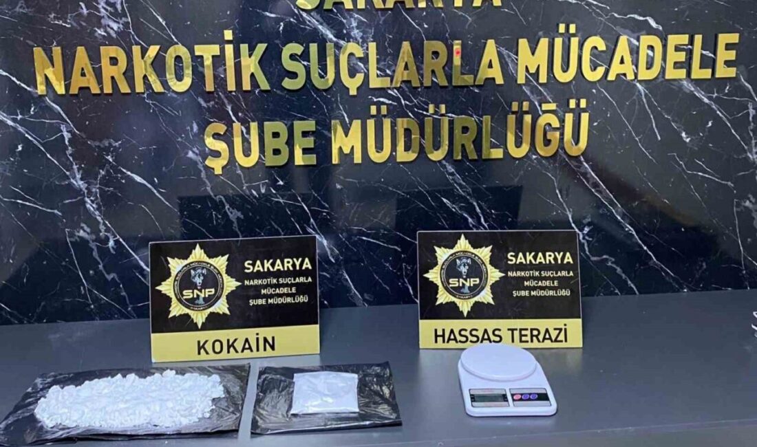 İstanbul’dan temin edilen uyuşturucuyla otobüsle yola çıkan 3 şüpheli, Sakarya’da