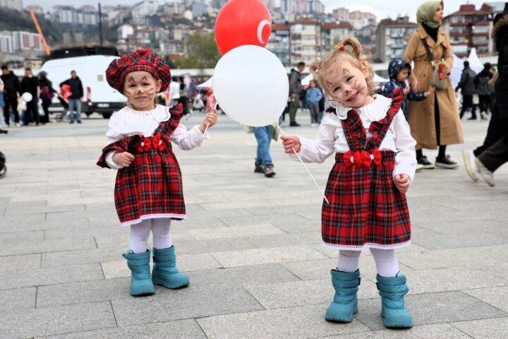 Kocaeli’nin ilçelerinde 23 Nisan Ulusal Egemenlik ve Çocuk Bayramı coşkuyla