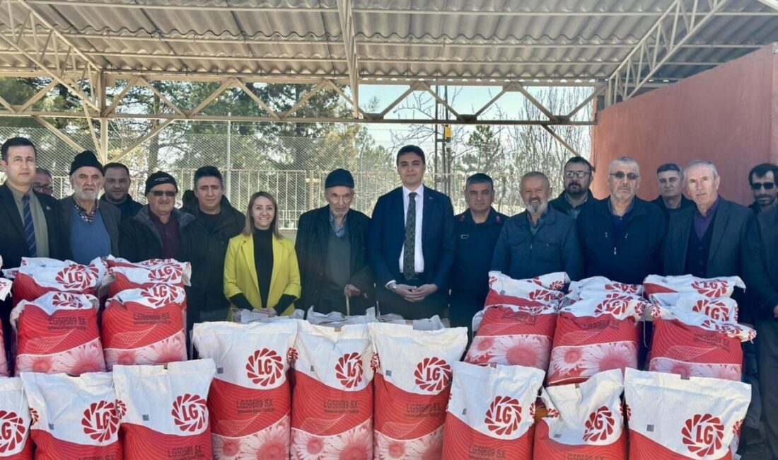 Bilecik’in Pazaryeri ilçesinde 75 çiftçiye 3 bin dekarlık tohum desteği