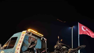 Sakarya’nın Hendek ilçesinde çevreye rahatsızlık veren abartı egzozlu iki motosikletliye
