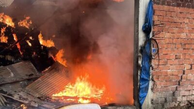 Kastamonu’da bir samanlıkta çıkan yangın itfaiye ekipleri tarafından söndürüldü. Olay,