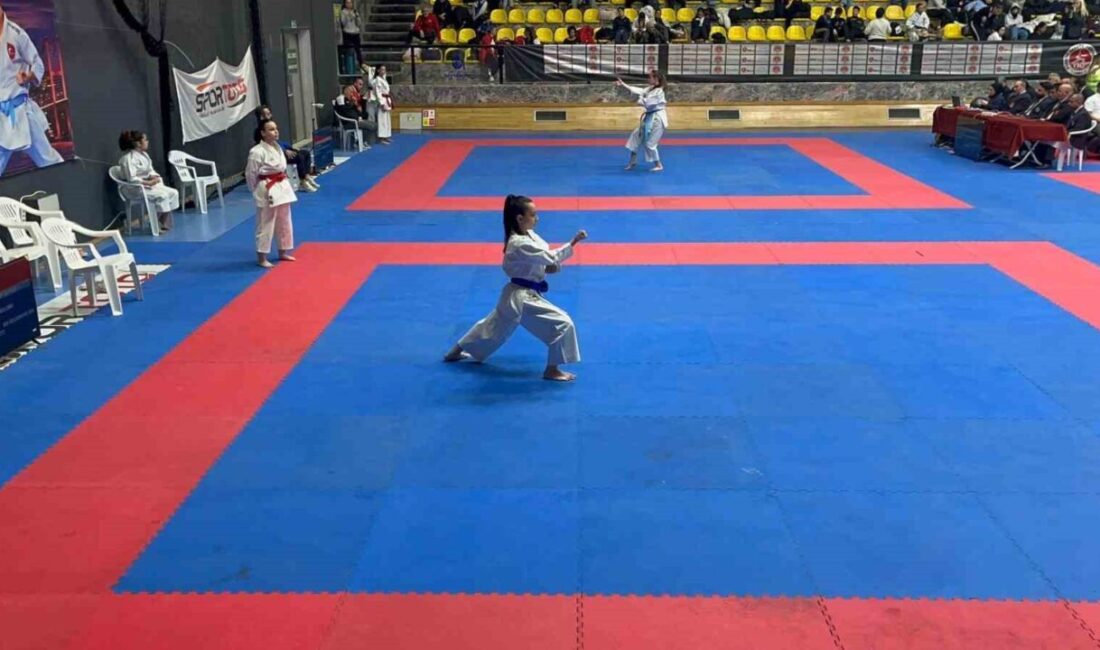 Genç-U21 yaş Premier liginin 1. etabında Azra Coşkun, Ümit Bayan