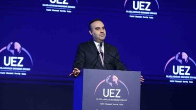 Sakarya’da düzenlenen Uluslararası Ekonomi Zirvesi’nde konuşan Sanayi ve Teknoloji Bakanı