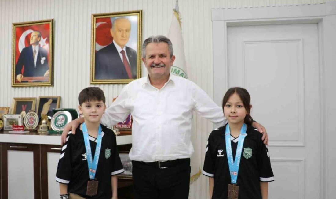 DÜZCE(İHA) – Cumayeri Belediye Başkanı Mustafa Koloğlu, Antalya Kemer’de düzenlenen