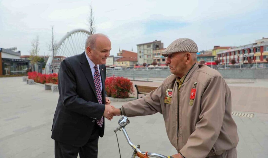 DÜZCE (İHA) – Düzce Belediye Başkanı Faruk Özlü, kent genelinde