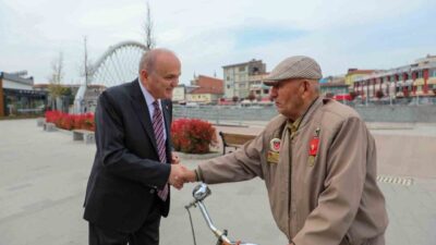DÜZCE (İHA) – Düzce Belediye Başkanı Faruk Özlü, kent genelinde