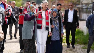Bilecik Belediye Başkanı Melek Mızrak Subaşı Kayıboyu Mahallesi’nde yürütülen çalışmaları