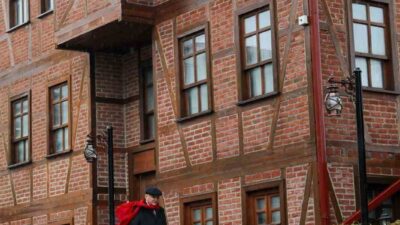 Edebiyata olan ilgisiyle bilinen Düzce Belediye Başkanı Faruk Özlü’nün, Akçakoca