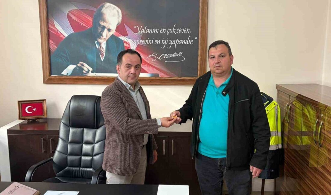 Kastamonu’nun Tosya ilçesinde belediye temizlik personelinin çalışırken yerde bulduğu 17,5