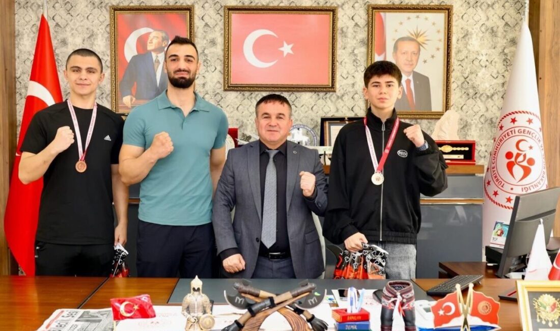 Bilecikli boks sporcuları Türkiye derecesi elde etti. Diyarbakır’da düzenlenen Okul