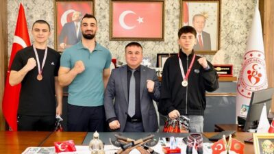 Bilecikli boks sporcuları Türkiye derecesi elde etti. Diyarbakır’da düzenlenen Okul