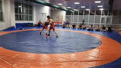 Bilecikli güreşçiler, teknik ve taktik antrenmanlarla geleceğe hazırlanıyor. Bilecik Gençlik