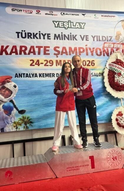 Bilecikli sporcu Kübra Beril Cülfa, WKF Gençlik Ligi Türkiye Şampiyonası’nda