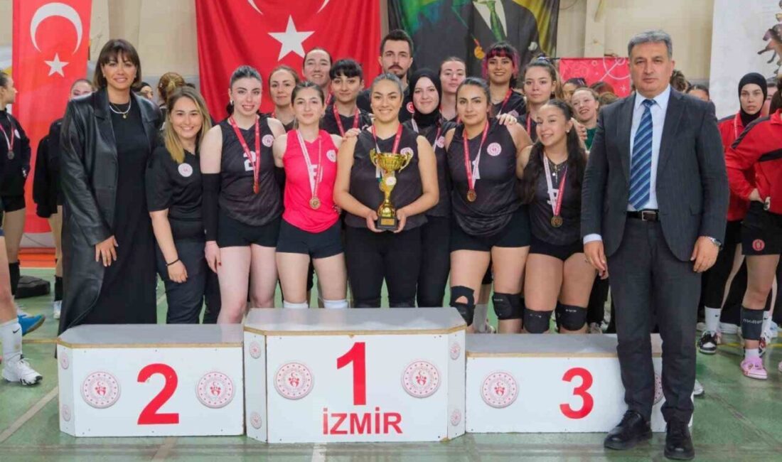 Bilecik Gençlik ve Spor İl Müdürlüğü’ne bağlı öğrencilerden oluşan voleybol