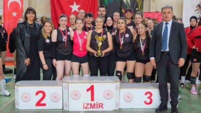 Bilecik Gençlik ve Spor İl Müdürlüğü’ne bağlı öğrencilerden oluşan voleybol