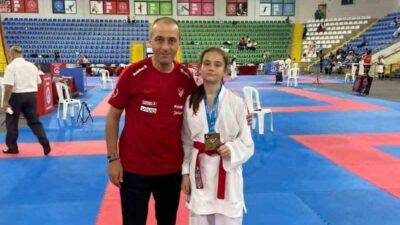 Bilecik Gençlik ve Spor İl Müdürlüğü karate sporcusu Kübra Beril
