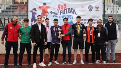 Bilecik‘te Polis Haftası etkinlikleri kapsamında 5×5 Futbol Turnuvası sona erdi.