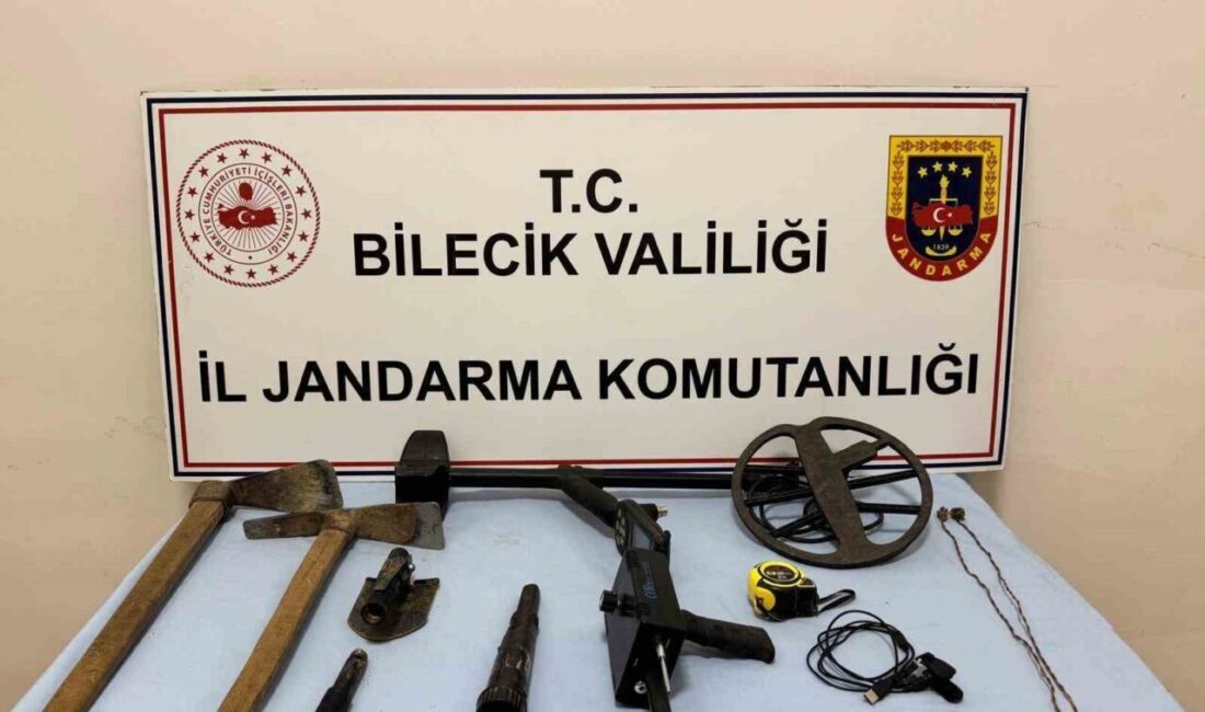 Bilecik’te kaçak kazı yaptığı belirlenen 3 şüpheli, jandarma ekiplerinin düzenlediği
