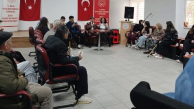 Bilecik’te Söğüt Anadolu Lisesi öğrencileri ve öğretmenleri huzurevinde bir araya
