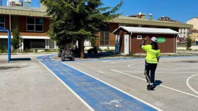 Bilecik İl Emniyet Müdürlüğü Trafik Denetleme Şube Müdürlüğü tarafından öğrencilere
