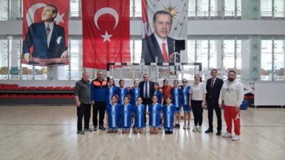 Bilecik’in Bozüyük ilçesinde Okul Sporları Hentbol Küçük Kızlar Yarı Final