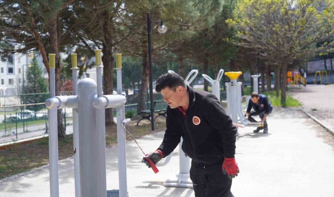 Bilecik Belediyesi tarafından park ve oyun alanlarına yeni kameriyeler yerleştirildi.