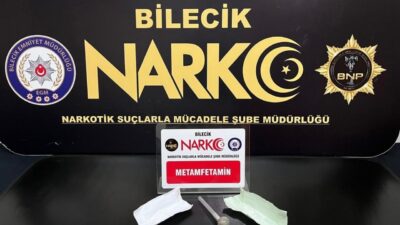 Bilecik’te narkotik ekiplerince gerçekleştirilen uyuşturucu operasyonunda durdurulan araca 249 bin