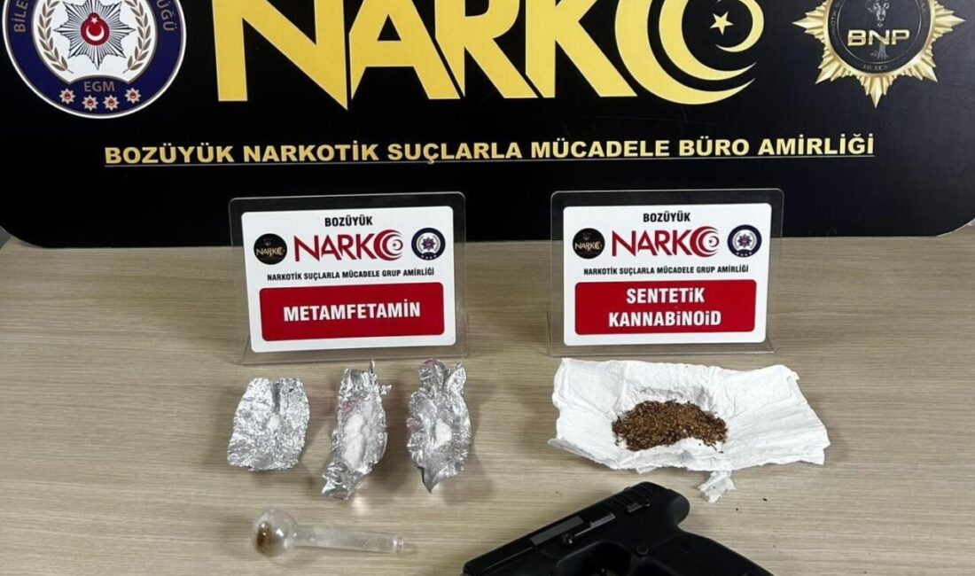Bilecik’in Bozüyük ilçesinde uyuşturucu madde ve silah ele geçirildi. Edinilen