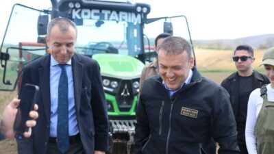 Bilecik’e bağlı Kurtköy köyünde ‘Yağlık Ayçiçeği Tohumu Dağıtım Programı’ gerçekleştirildi.