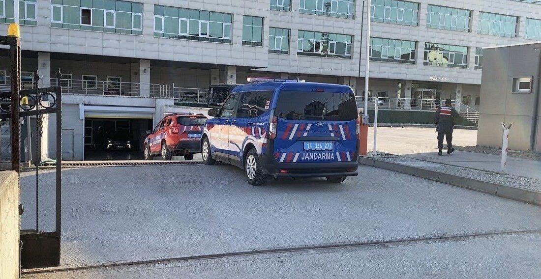 Bolu Belediyesi’ne yönelik yürütülen soruşturmada dün gece çıkarıldıkları hakimlikçe adli