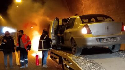 TEM Otoyolu’nun Bolu Dağı Tüneli geçişinde kaput kısmından dumanlar yükselen