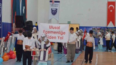 Bolu’da 23 Nisan Ulusal Egemenlik ve Çocuk Bayramı, ortaokul öğrencilerinin