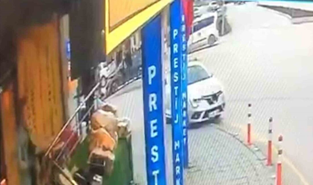 Bolu’da kontrolden çıkan otomobilin aydınlatma direğine çarpması sonucu meydana gelen