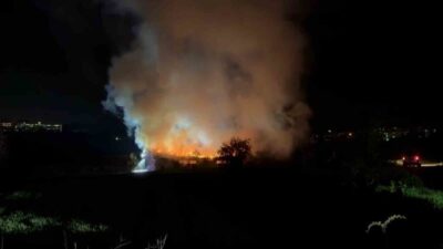 Bolu’da inşaat deposunda çıkan yangın, itfaiye ekiplerince söndürüldü. Edinilen bilgilere