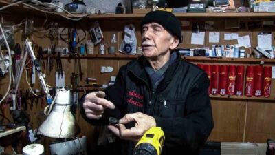 Bolu’da tarihi Taşhan’daki 20 metrekarelik dükkanında altın, gümüş ve bakır