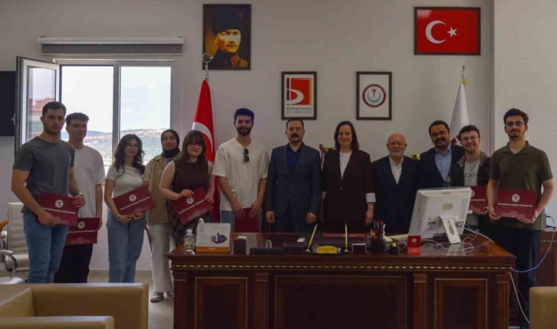 Bilecik Şeyh Edebali Üniversitesi (BŞEÜ) bünyesinde düzenlenen ‘Mikrocerrahi Temel Eğitimi’