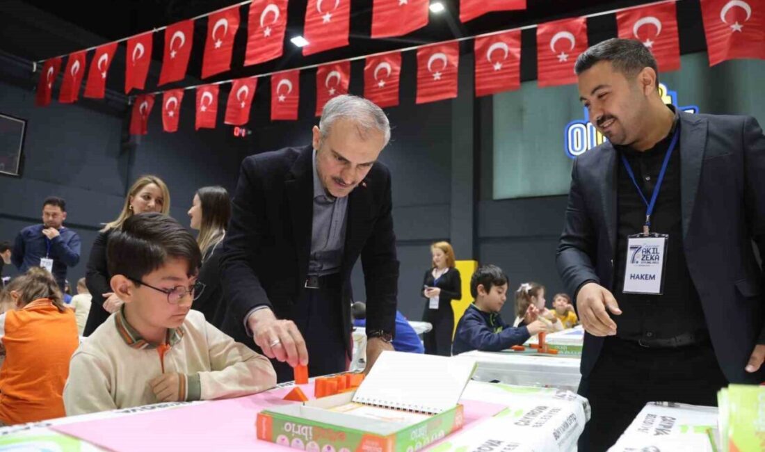 Çayırova’da düzenlenen 7. Akıl ve Zeka Oyunları Turnuvası başladı. Çayırova