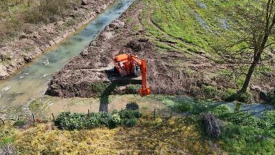 Sakarya Büyükşehir Belediyesi’nin 16 ilçede başlattığı drenaj ve sulama kanalı