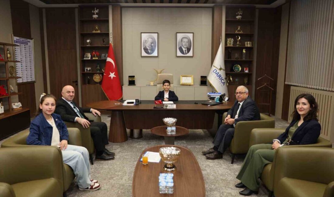 Darıca’da 23 Nisan Ulusal Egemenlik ve Çocuk Bayramı kapsamında temsili