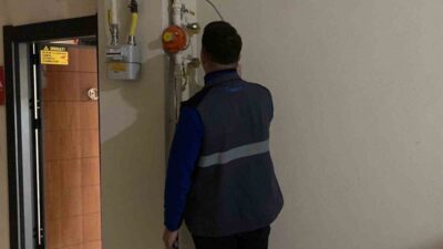 Kocaeli’nin İzmit ilçesinde doğal gaz kokusunun ardından yangın çıktı. Film