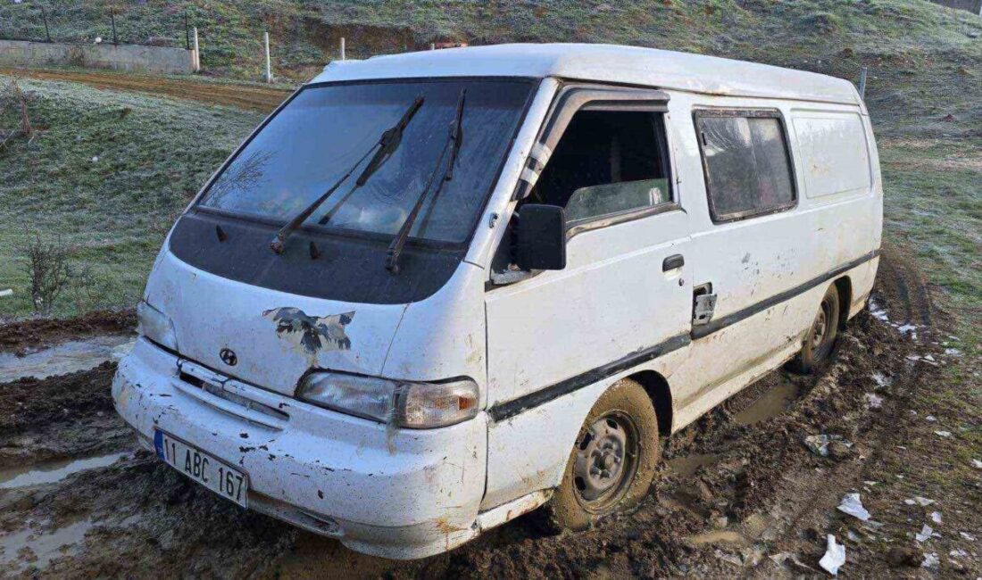 Bilecik’te, ihbar üzerine durdurulan bir araçta kaçak kesildiği belirlenen 4